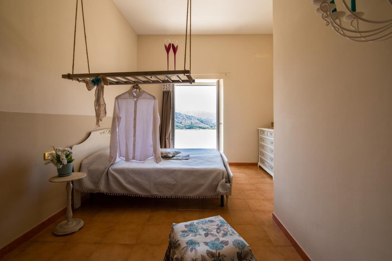 Апарт отель Il Panorama Housing Cilento Санта-Мария-ди-Кастеллабате Экстерьер фото